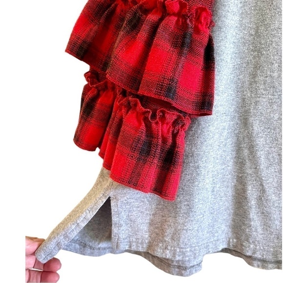 KYE MI, WOMENS,FULL,GREY TOP WITH RED& BLACK PLAID, 2 TIER RUFFLE SLEEVES.SIZE L - Picture 3 of 6